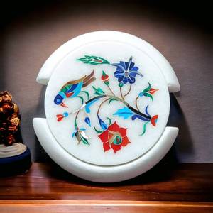 Ensemble de dessous-de-verre en marbre blanc sculpté avec support pour thé, café et cocktails, ensemble de deux - Product Image 1