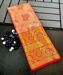 Lxquisite Satin Saree avec des embellissements de perles, ajoutant de la sophistication aux occasions festives. VÊTEMENTS VÊTEMENTS - Product Image 6