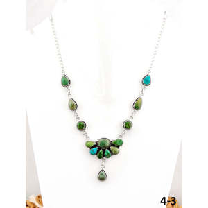 Collier fleur en turquoise et argent sterling style sud-ouest avec incrustation sertie clos de patinage - Product Image 1