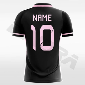 Camiseta de fútbol negra con ajuste cómodo, tejido ligero y transpirable, diseñada para un secado rápido, ideal para entrenamiento, disponible hoy, élite. - Product Image 3