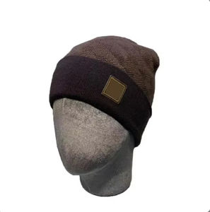 Comprar nuevo diseño gorros de invierno de color sólido de punto común acrílico/lana unisex personalizable logotipo cálido de moda al por mayor 2025 - Product Image 3