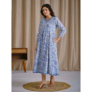 Robe Anarkali blanche en coton et soie imprimée à la main, style ethnique indien, idéale pour les fêtes, à prix abordable - Product Image 6