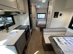 Autocaravana Usada 2023 2024 East West College Avenue, 4-6 Pasajeros, Interior Espacioso, <span class=keywords><strong>Aire</strong></span> <span class=keywords><strong>Acondicionado</strong></span> Disponible, Stock en Venta - Product Image 2
