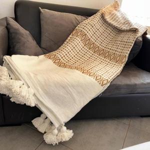 Couverture marocaine faite à la main, authentique artisanat berbère, couverture douce tissée à motifs tribaux, décoration d'intérieur, cadeau - Product Image 1