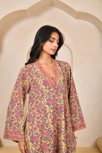 Robe midi en coton imprimé à la main pour femmes, robe à manches longues, étiquette de marque personnalisée, fournisseur d'usine, fabricant en gros OEM - Product Image 3