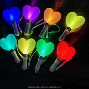 แท่งไฟเรืองแสง RGB ปรับแต่งได้ 15 สี สำหรับงานปาร์ตี้ Kpop งานแต่งงาน ปากกาไฟ ฮาโลวีน งานรับปริญญา รอมฎอน วันพ่อ งานอีเว้นท์ต่างๆ ขายดี - Product Image 4
