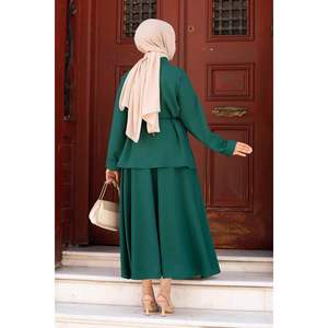 Hijab de tela crepé Juego de 2 piezas Patrón regular Esmeralda Hecho en Turquía - Product Image 2