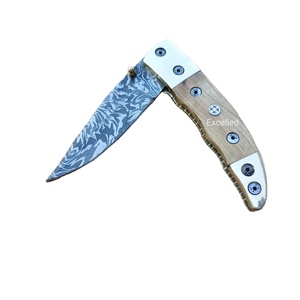 Cuchillo de bolsillo hecho a mano, hoja de acero damasco, cuchillo de bolsillo para acampar, mango de madera, multiherramienta para exteriores, cuchillo plegable con funda - Product Image 1