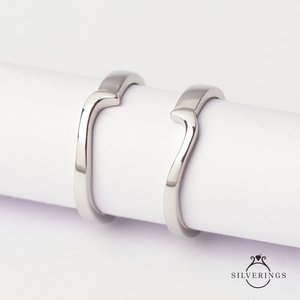 Silverings Joyería Fina de Plata de Ley 925, Anillo de Amor 'Mitad Tuya, Mitad Mía' de Oro Amarillo, Corte Princesa Geométrico Vermeil para Bodas - Product Image 1