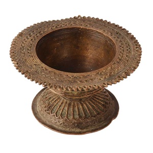 Vintage Pure Brass Spitting Bowl With Engraving And Polish Finished <b>For</b> Decoration High Quality Arabic Peekdaan <b>Decorative</b> <b>Item</b> - Product Image 3