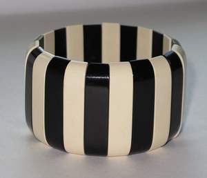 Bracelet jonc en résine acrylique transparente, personnalisable avec logo, jonc épais en résine transparente comme du cristal - Product Image 2