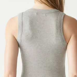 Top de cuello redondo de talla grande favorecedor para mujer-Ajuste cómodo diseñado para curvas que se ofrece en una amplia gama de tamaños OEM 2025 - Product Image 6