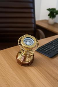 Brújula Náutica Clásica de Latón, Buscador de Dirección Marítima Tradicional, Elegante Estilo de Timón de Barco, Decoración de Escritorio, Oficina, Biblioteca, Estudio, Regalo - Product Image 5