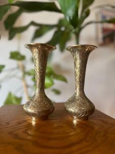 Jarrón Largo y Delgado de Lujo con Grabado, Acabado Dorado, Perfecto para Centro de Mesa, Decoración de Sala de Estar y Regalos, Procedente de la India - Product Image 5