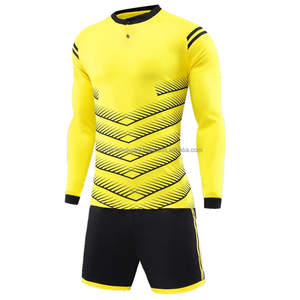 Camiseta y calcetines de fútbol transpirables de secado rápido profesionales personalizados con diseño deportivo único - Product Image 1