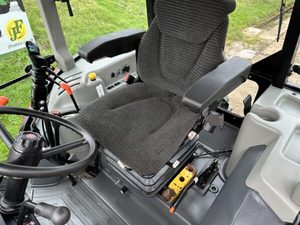 Tractor de Ruedas Massey Ferguson 3615 MX 4WD de 70HP con Motor, Caja de Cambios y Bomba - Alta Productividad, 1 Año de Garantía - Product Image 5