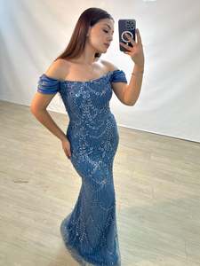 ชุดแต่งงานทรงตรงแบบเปิดไหล่ ดีไซน์หรูหราทันสมัย ประดับด้วยลูกปัดอย่างประณีต พร้อมชายกระโปรงยาว ชุดราตรีพรีเมียม งานแฮนด์เมด - Product Image 6