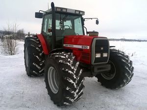 Mejor precio Massey Ferguson GC1725M Tractor Fácil mantenimiento Asiento cómodo y potente capacidad de elevación - Product Image 2