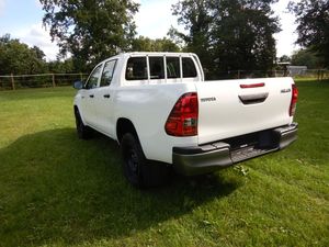 TO YOTA HI LUX DOUBLE CABIN 4X4 2023 USED - Product Image 3