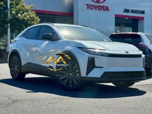 Toyota C-HR XSE 3.0L Automatique Orange 2026 avec sièges en cuir VIP, toit étoilé et phares LED/Xénon à vendre - Product Image 6