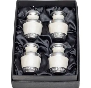 Urne commémorative artisanale de style américain, boîte de 4 en perle blanche - Product Image 1