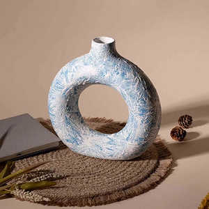 แจกันเซรามิกทำมือสีฟ้าครามทรงโดนัท ดีไซน์สไตล์นอร์ดิก สำหรับวางบนโต๊ะหรือพื้น แจกันพอร์ซเลนสไตล์นอร์ดิก - Product Image 4