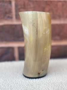 Copa de vino de cerveza de vidrio de cuerno vikingo de 6 \ "de inspiración medieval auténtica con diseño Koi, taza de café con revestimiento seguro para alimentos - Product Image 4