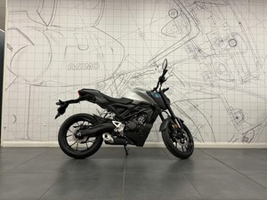 Motocicleta Deportiva Usada CB125R 2024 de 125cc con Parabrisas y Motor sin Escobillas, Velocidad Máxima Superior a 80 km/h, Lista para la Venta - Product Image 2