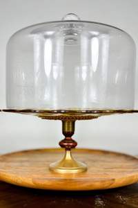 Minimalist Metal <b>Cake</b> <b>Stand</b> <b>With</b> <b>Glass</b> <b>Dome</b> Complementing Contemporary Kitchen And Dining Interior Styles - Product Image 6