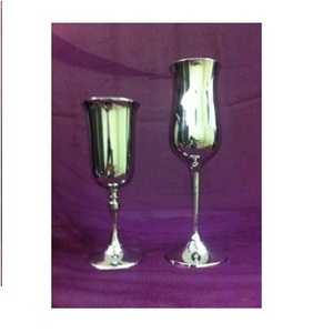 แก้วแชมเปญชุบเงินลายสลักแบบโบราณ ชุดภาชนะสำหรับงานแต่งงาน จำนวน 2 ใบ - Product Image 4