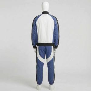 Ensemble de survêtement personnalisé imperméable avec veste zippée et pantalon droit réfléchissant – Coupe-vent en nylon pour homme - Product Image 5