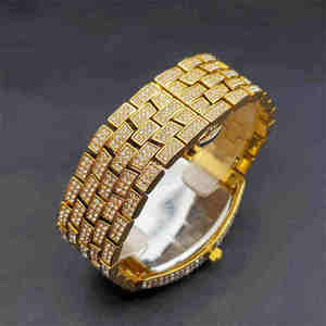 Montre Hip Hop pour hommes fabriquée à la main avec des diamants de laboratoire éblouissants Ajout élégant à toute tenue Boîtier en acier - Product Image 4