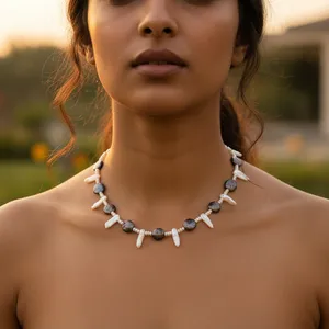 Hermoso Collar de Perlas Blancas Redondas con Cierre de Plata para Mujer y Regalos de Joyería - Product Image 2