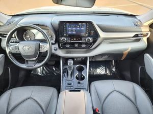 2022 T-o-y-o-t-a H-i-g-h-l-a-n-d-e-r X L E AWD bajo kilometraje y precio asequible en Stock, listo para enviar. - Product Image 5