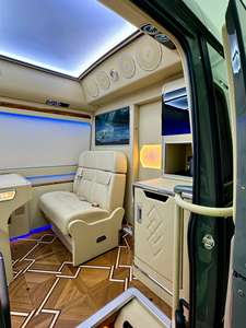 Minibús VIP de Lujo 2026 - Gris Metálico Plateado, Motor Diésel/Gasolina, Volante a la Izquierda, Transmisión Automática, Emisión Euro V, Listo para Exportación - Product Image 2