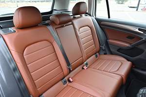 Volkswagen Golf Alltrack SEL 2019, Gasolina, Bajo Kilometraje - Product Image 6