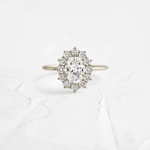 Nouveauté bague de fiançailles de mariage à fleurs antiques pour femmes coupe ovale Moissanite Halo bijoux en diamant certifiés à la mode GRA - Product Image 3