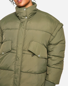 Chaqueta acolchada para mujer de diseño único más vendida, recién llegada, ropa de invierno, relleno de poliéster Reversible transpirable, servicio OEM - Product Image 3