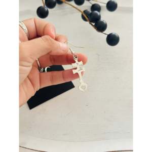 Pendientes Colgantes de Plata de Ley Hechos a Mano Estilo Navajo, con Forma de Cruz, Modernos y Elegantes, con Perlas, Diamantes y Rubíes, Ideales para Bodas y Fiestas - Product Image 5