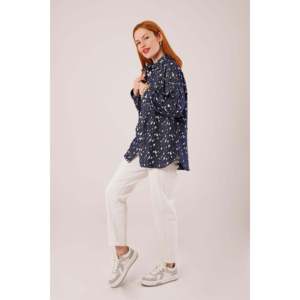 Camisa de Mezclilla Azul con Aspecto Desgastado para Mujer, Marca Lustrin, Blusa de Manga Larga con Botones, Mezcla de Algodón, para Uso Casual, Venta al Por Mayor - Product Image 4