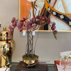 Florero de metal de diseño atractivo con macetas con acabado dorado brillante para floreros de centro de mesa - Product Image 1