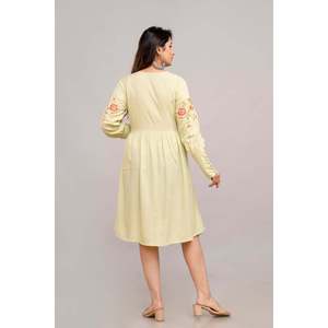 Vestido Mini Ajustado con Bordado Floral Verde Lima, Estilo Casual para Oficina, Talla XS, Estilo Urbano Elegante, Largo hasta la Rodilla, Cintura Natural - Product Image 4