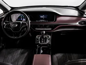 G I C Tlumpchl M6 Pro Van Turbo Automática 2025, Cuero, R18, Aleación de Aluminio, Volante a la Izquierda, Euro VI, 5 Asientos - Product Image 4