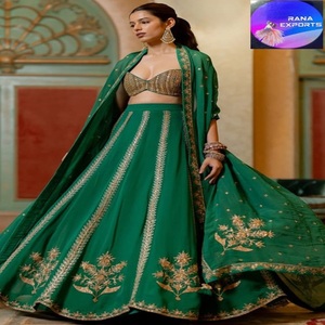 Élégant ensemble vert Lehenga Choli de créateur avec broderie dorée et Dupatta, parfait pour les mariages et les occasions festives - Product Image 1