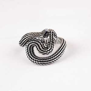 DUYIZHAO Bijoux tendance en acier inoxydable Bagues en forme de serpent Offre Spéciale Bague réglable ouverte - Product Image 1