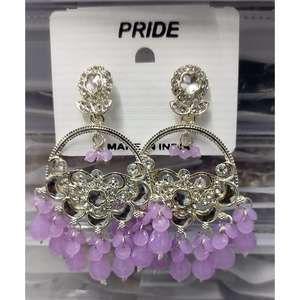 Ensemble de boucles d'oreilles pour femmes de style luxueux avec un design élégant et des boucles d'oreilles de haute qualité pour femmes, à porter pour les fêtes et au quotidien - Product Image 6