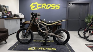 Trottinette électrique haut de gamme à vitesse extrême, 3 vitesses, double mode, moteur Ultra Bee 21 kW, batterie lithium 90 V 70 Ah, moteurs moyeu arrière en alliage d'aluminium 4 - Product Image 5