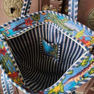 Sac de plage en coton matelassé fait à la main en Inde, sac de messager pour femmes avec fermeture à glissière et chaînes / Sac de shopping ethnique - Product Image 2