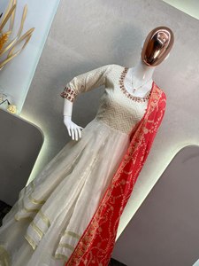 Pure RAJWADI seda patrón único puntada cuello redondo corte borde trabajo Diwali y Holi ropa festiva Gujarati tendencia Salwar traje - Product Image 3