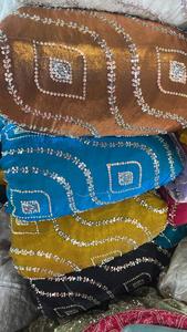 ผ้าทอคุณภาพพรีเมียม ปักเลื่อมอย่างประณีต ดีไซน์งานปักที่งดงาม - Product Image 2